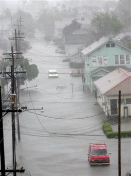 capt.ladm12008291637.hurricane_katrina_ladm120.jpg